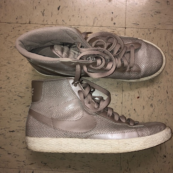 nike high top snakeskin